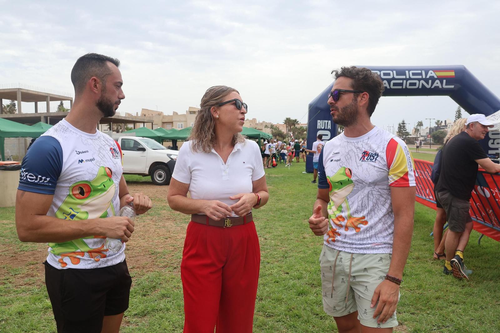 Las mejores imágenes de la II Ruta Anfibia por Tierra y por Mar de la Policía Nacional de El Ejido