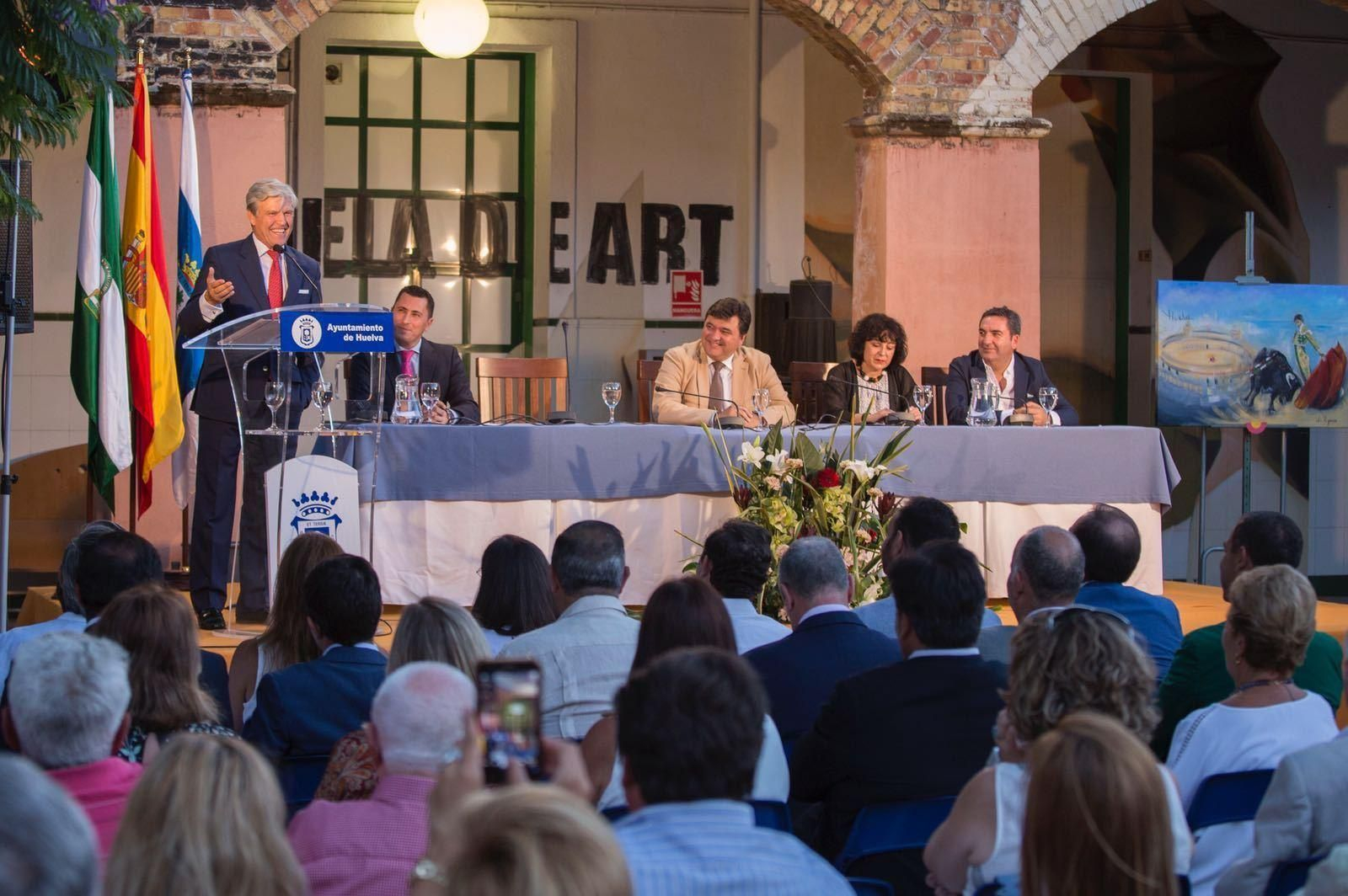 Espartaco, durante su alocución a la afición onubense.