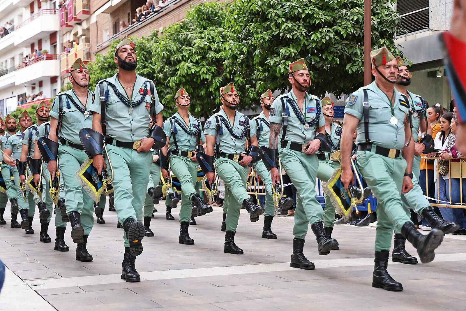 Las mejores imágenes del Sábado de Pasión en Huelva: La Legión con el Cristo de la Vera+Cruz