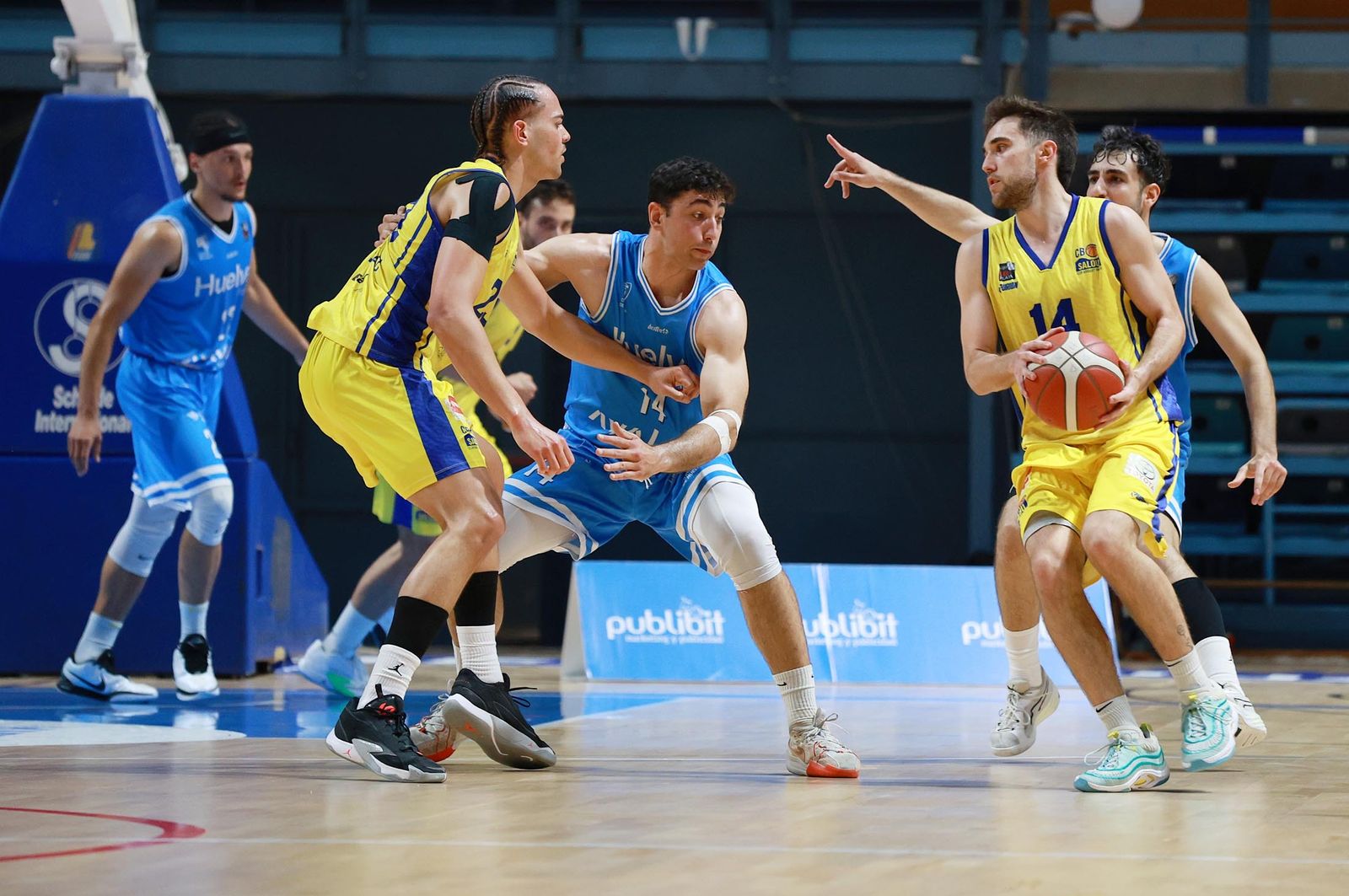 Las mejores imágenes del Ciudad de Huelva-CB Salou