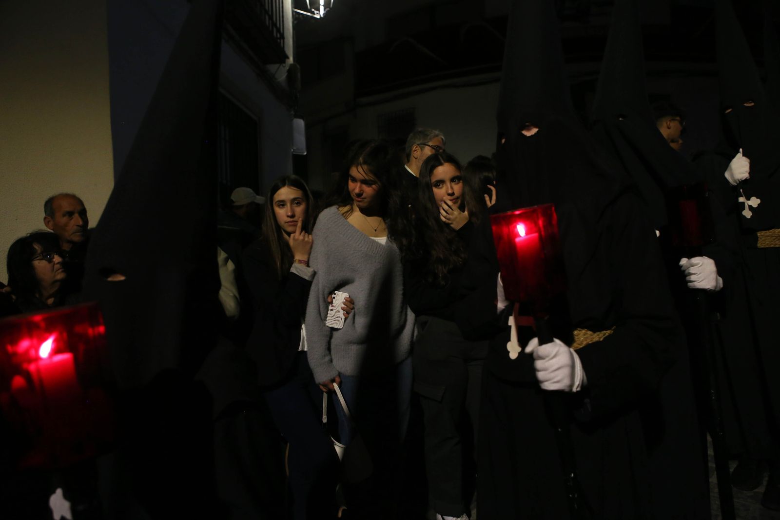 Miércoles Santo en Montilla: La procesión del Cristo del Amor, en imágenes