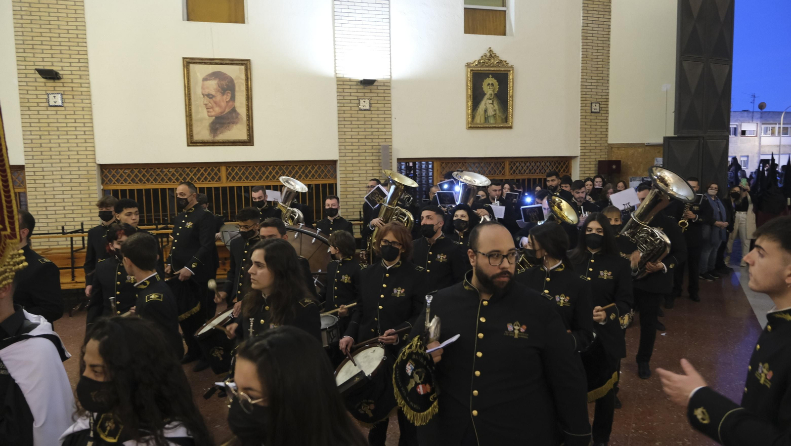 Fotogalería de la procesión de Unidad por el Barrio de Piedras Redondas. Almería