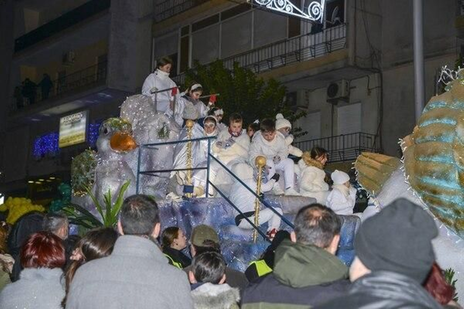 En imágenes: La Cabalga de Reyes de Jaén desata la emoción en sus calles abarrotadas