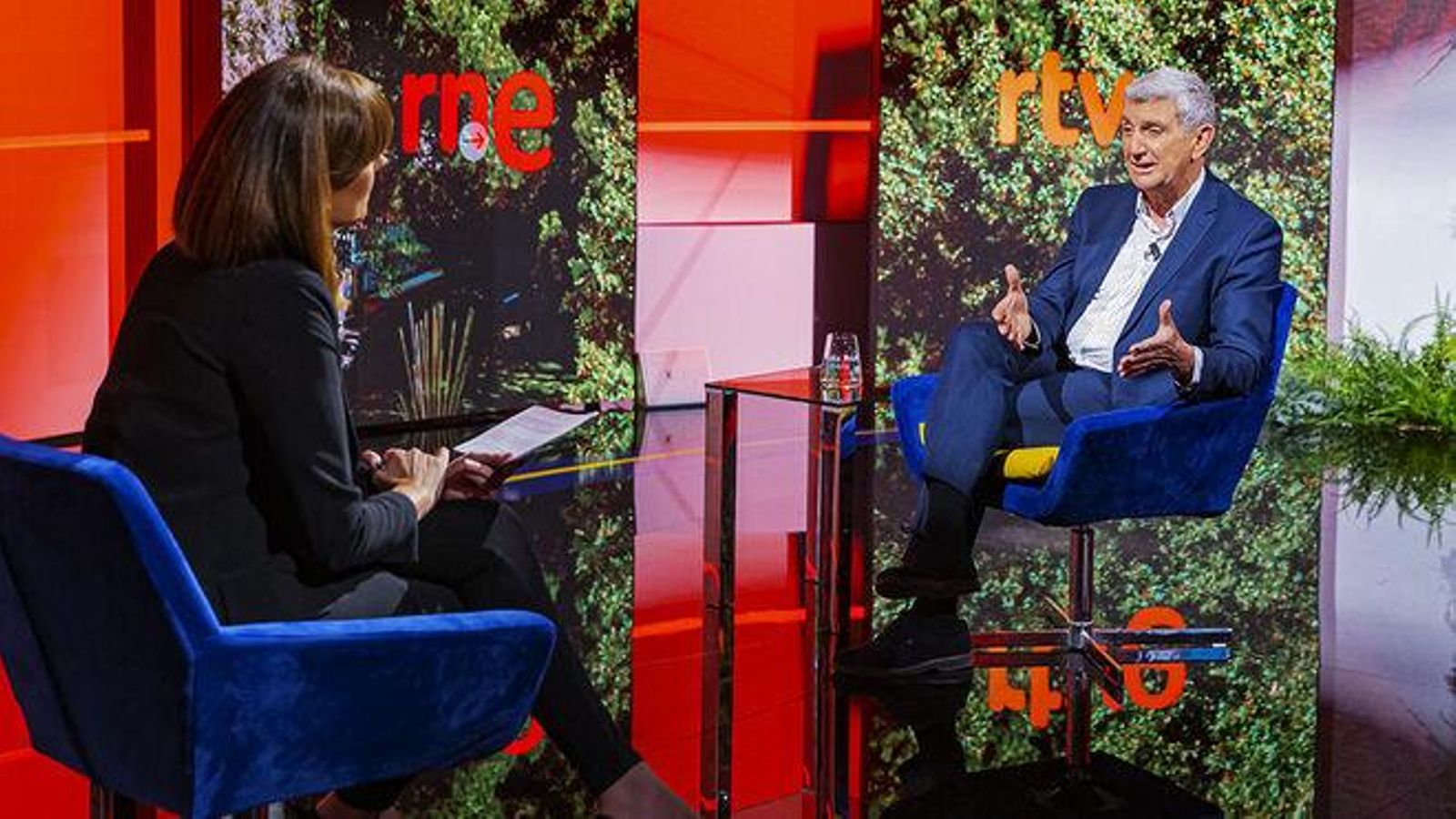 Mónica López entrevista a José Manuel Pérez Tornero la mañana de este lunes en La 1.