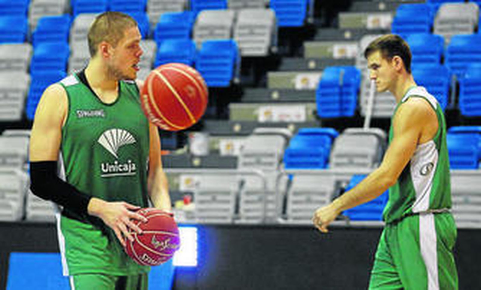 Stimac y Caner-Medley, durante un entrenamiento.