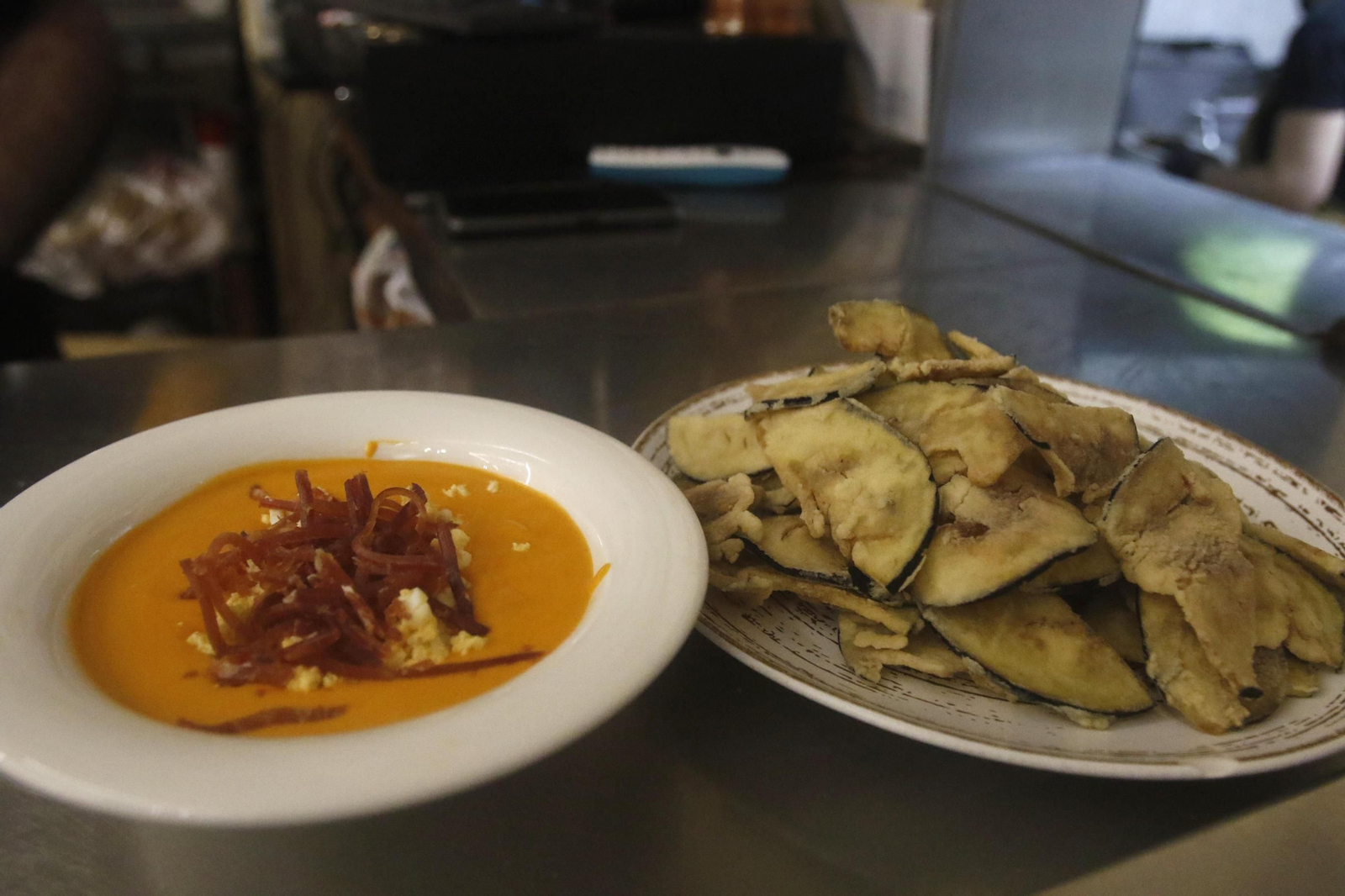 Taberna Góngora, calle Conde de Torres Cabrera, 4