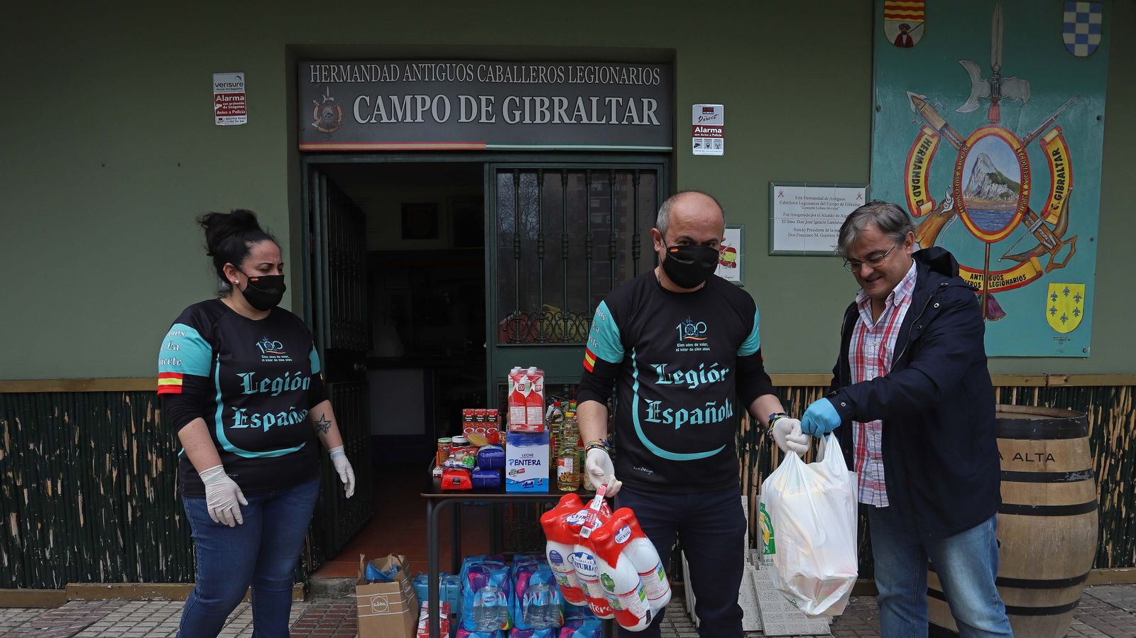 Recogida de alimentos de la Hermandad de Antiguos Caballeros Legionarios del Campo de Gibraltar