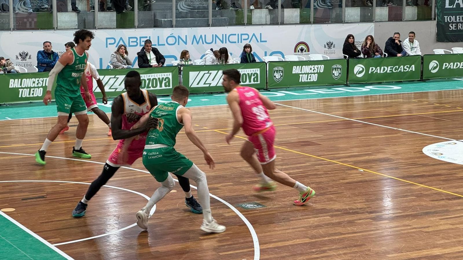 Lance del partido del Caja87 ante el Toledo