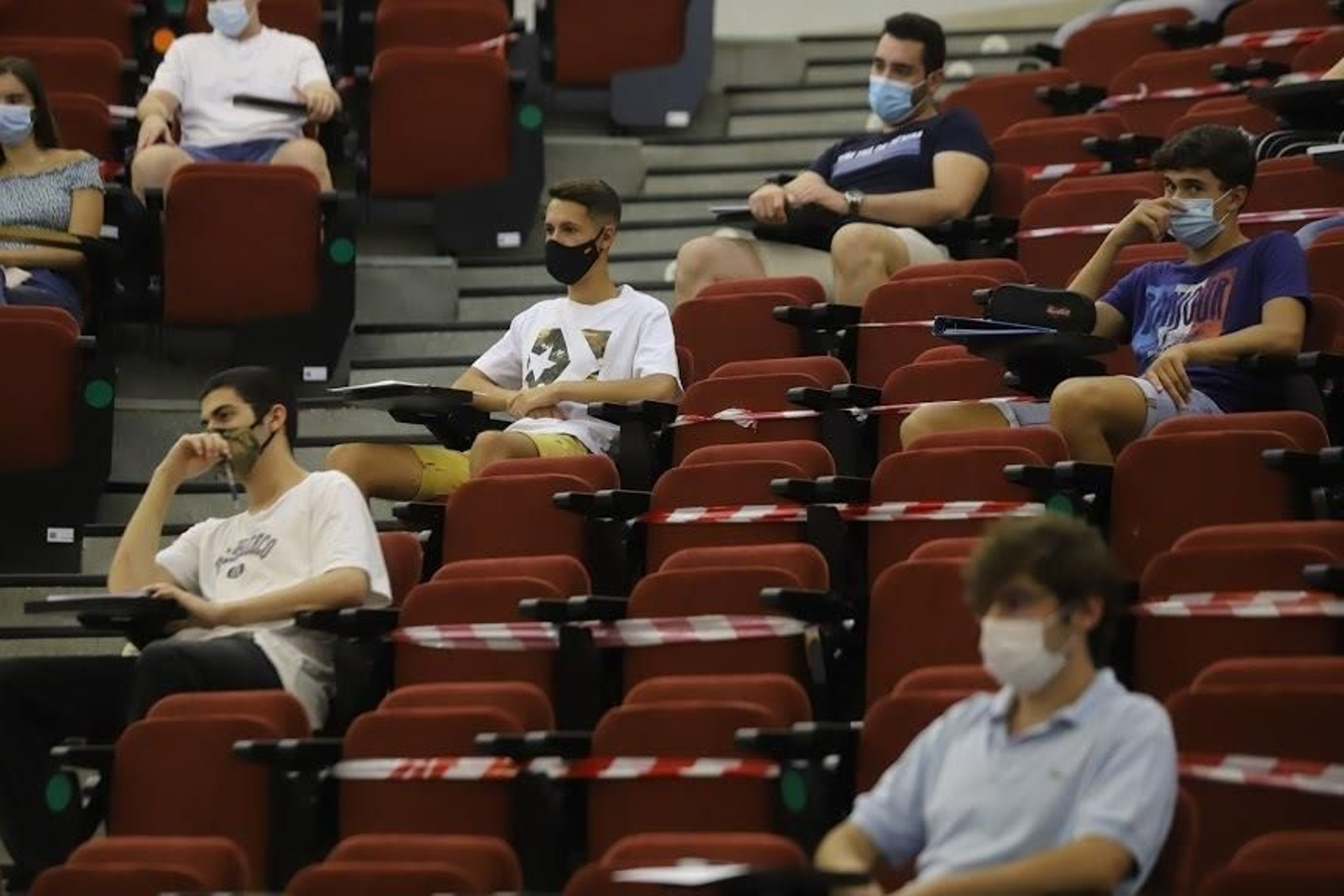 Alumnos de la UCO durante una clase de alumnado de nuevo ingreso en Rabanales.