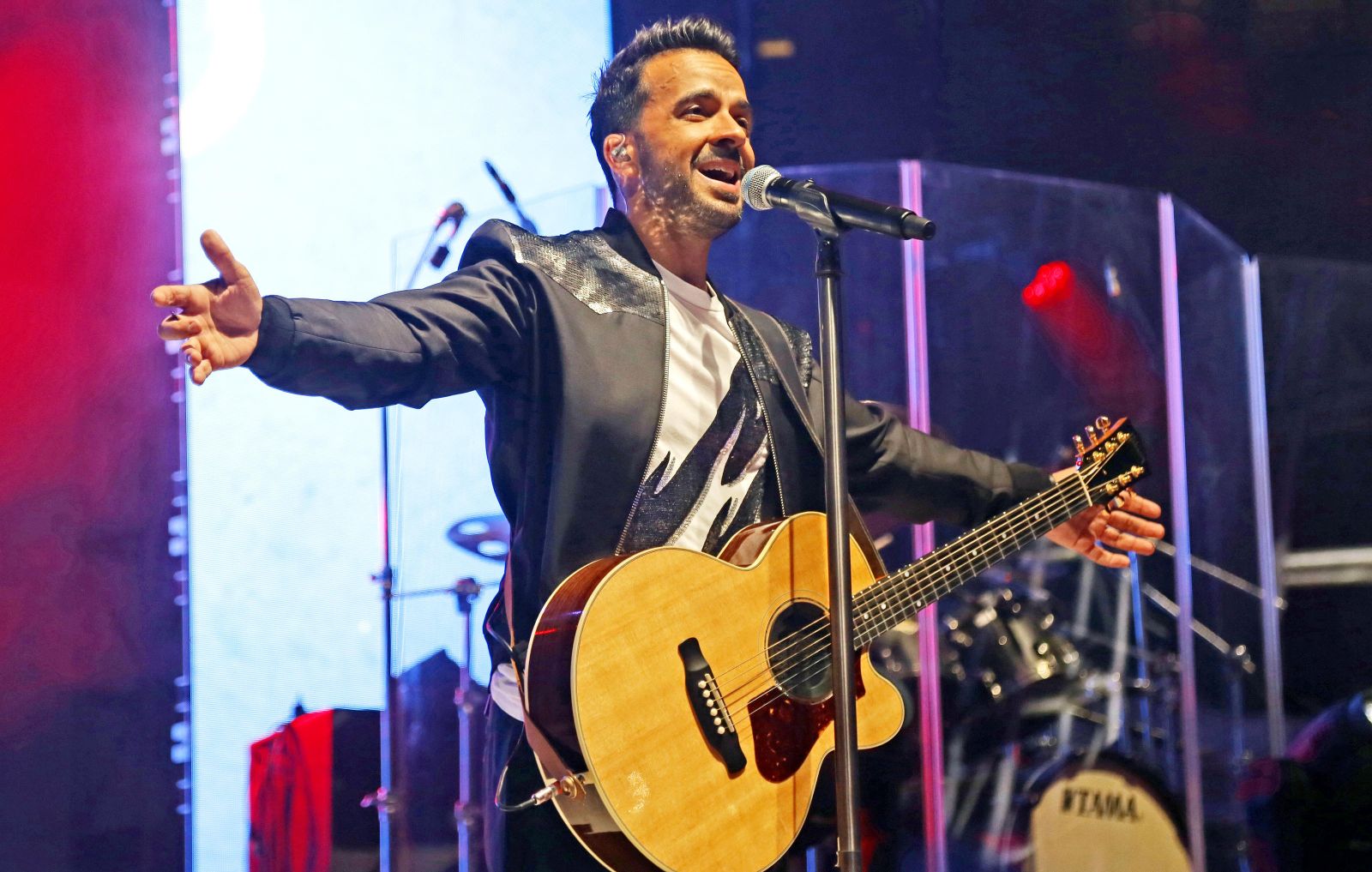 Luis Fonsi, durante su actuación en Sanlúcar.
