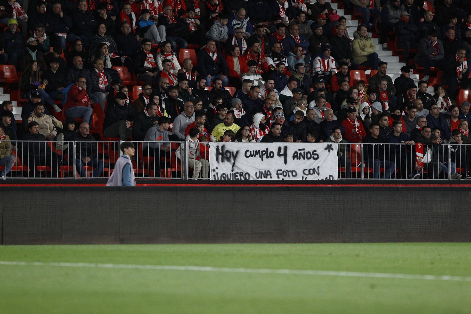 La U.D. Almería empata a uno contra el Cádiz y es campeón de invierno, en imágenes