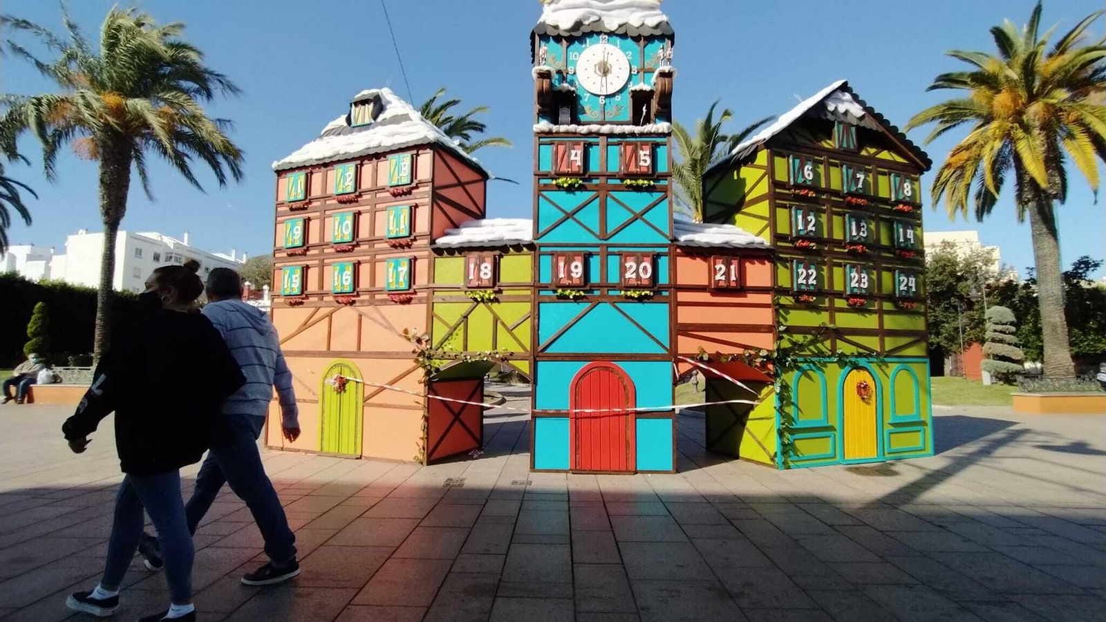 El calendario de adviento instalado en la Alameda.