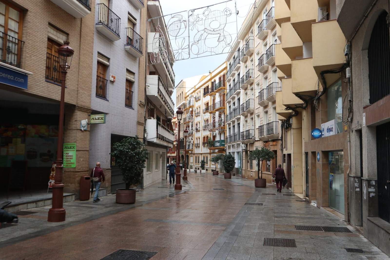 Calles vacías en Huelva durante la jornada del jueves.