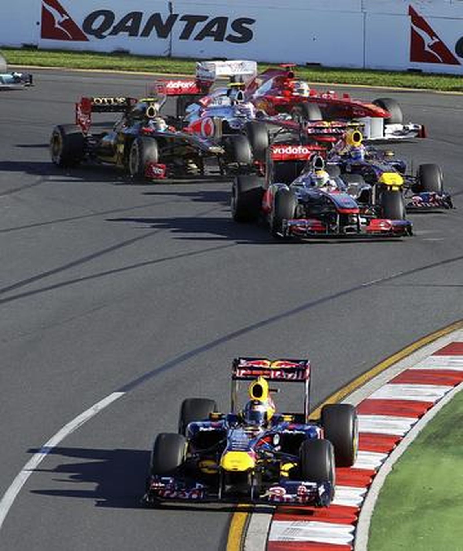 Vettel consigue su primera victoria en el Mundial de Fórmula 1.

Foto: EFE/ Reuters