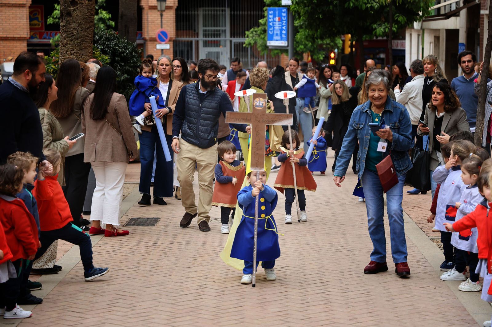 Imágenes de la procesión de la 'Escuela Infantil Mi Pequeño Puerto'