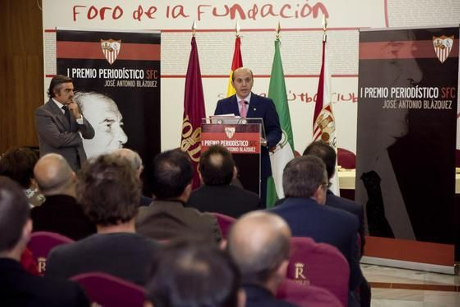 Del Nido presenta el I Premio Periodístico SFC.  Foto: Jaime Martínez