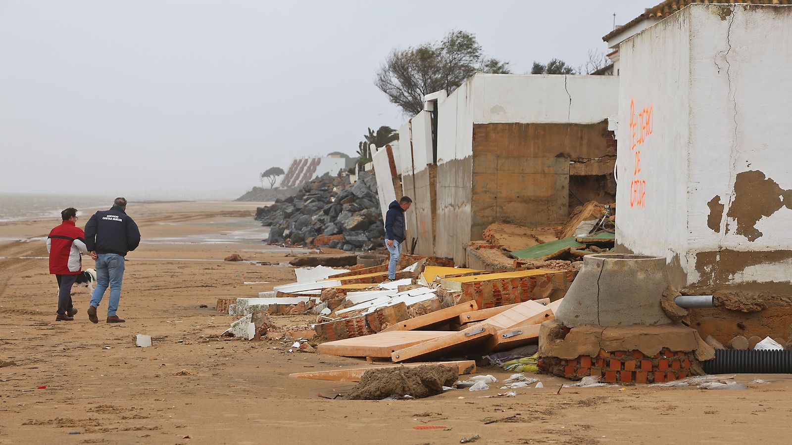 Las fotografías de los imponentes daños ocasionados por la borrasca Leonardo en El Portil