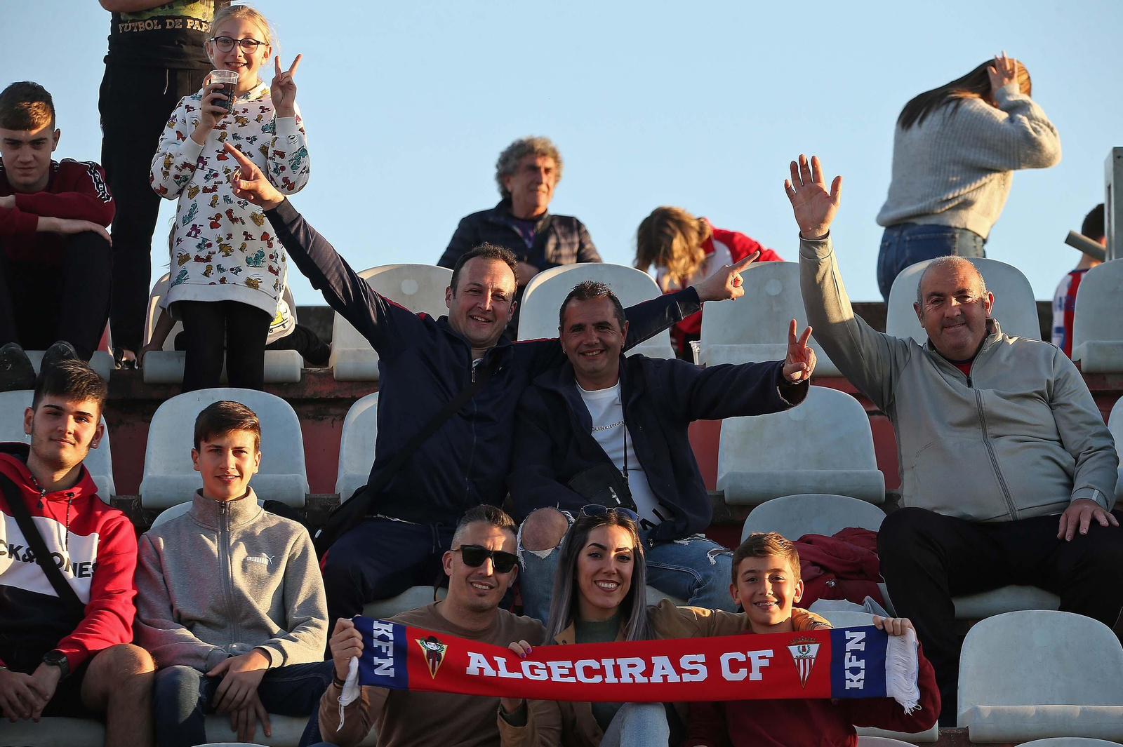 Fotos de la afición durante el Algeciras - Córdoba en el Nuevo Mirador