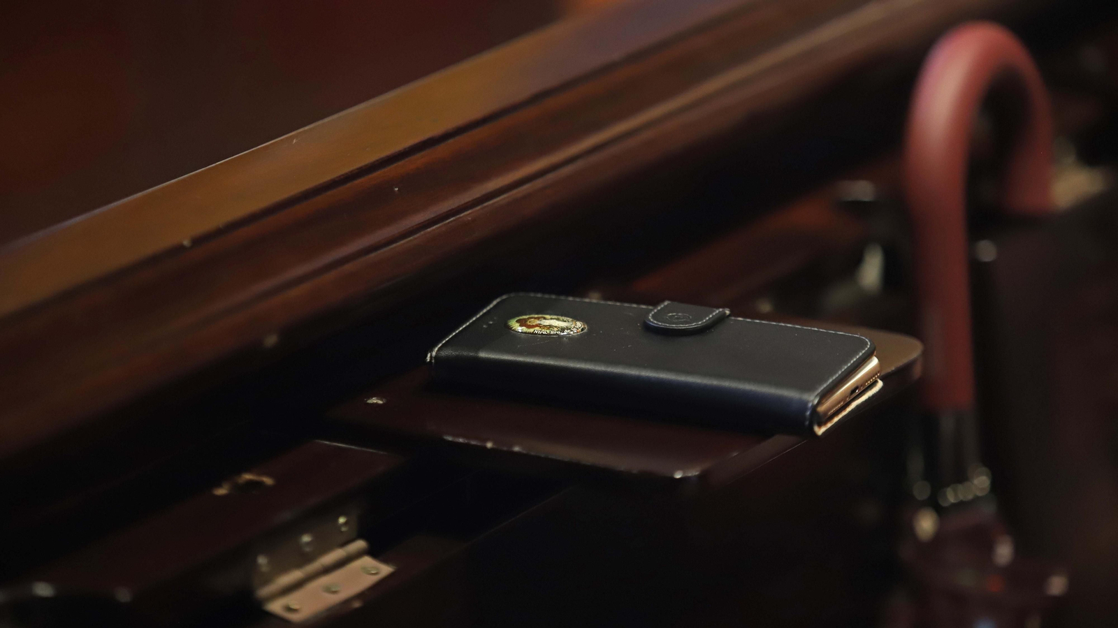 Fotos del traje donado por Miguelín a la Virgen de La Palma