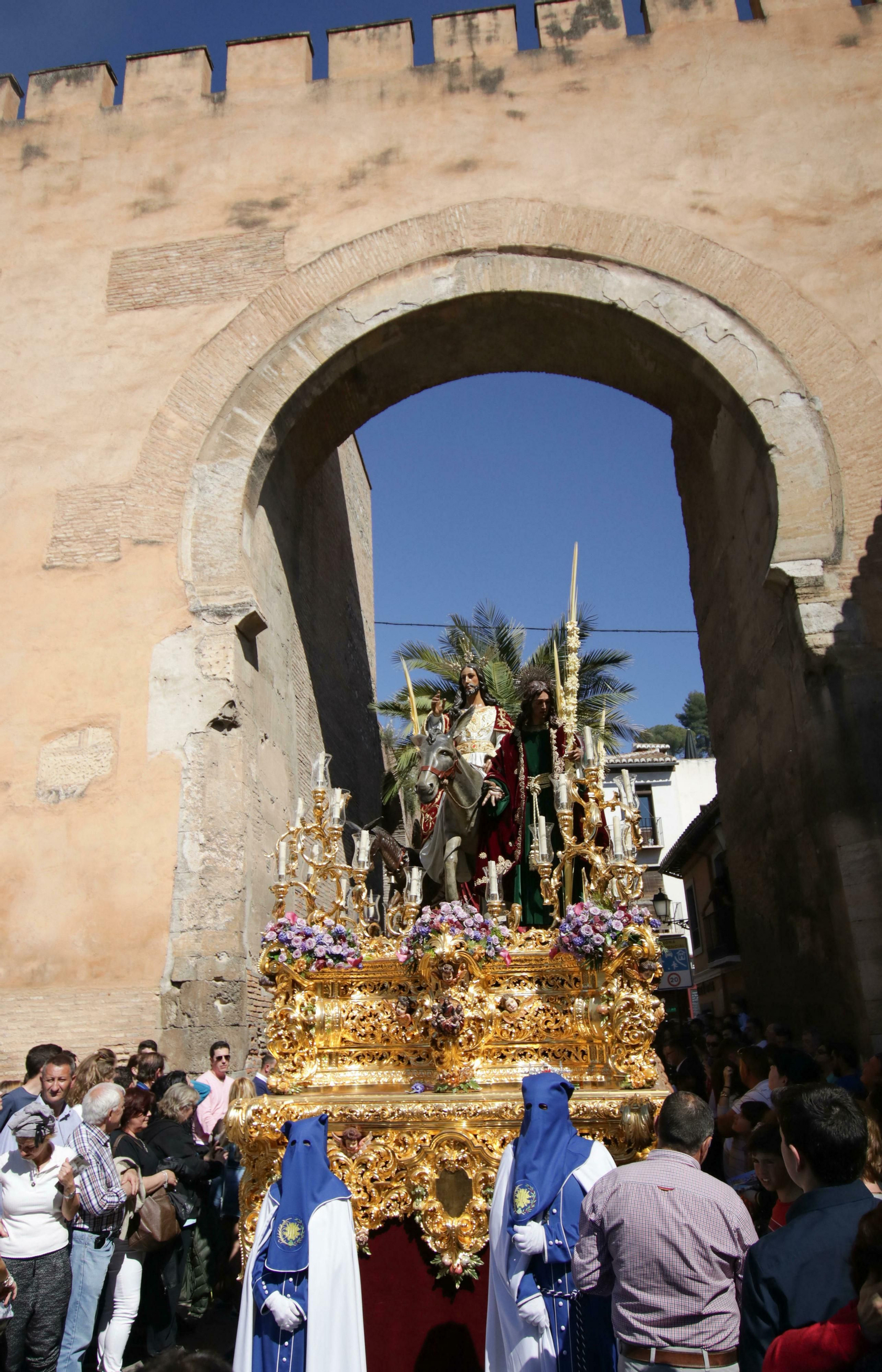 Galería de fotos de La Borriquilla en un soleado Domingo de Ramos