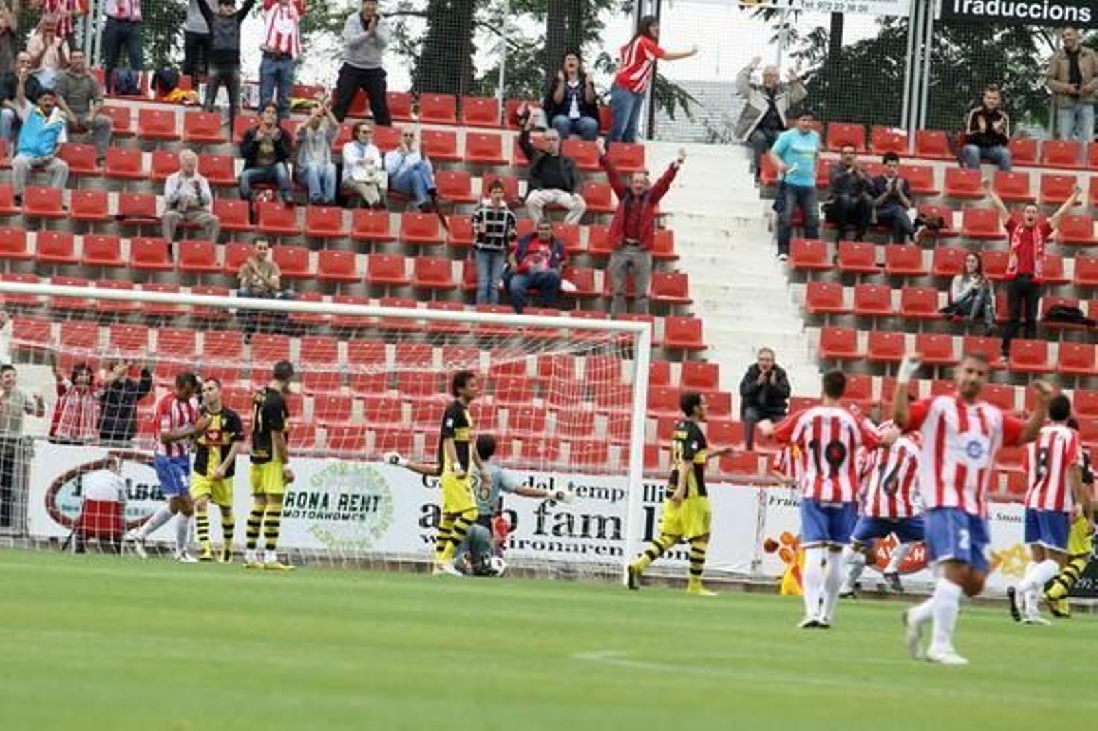 El Córdoba cierra la temporada con un derrota en Girona. / LOF