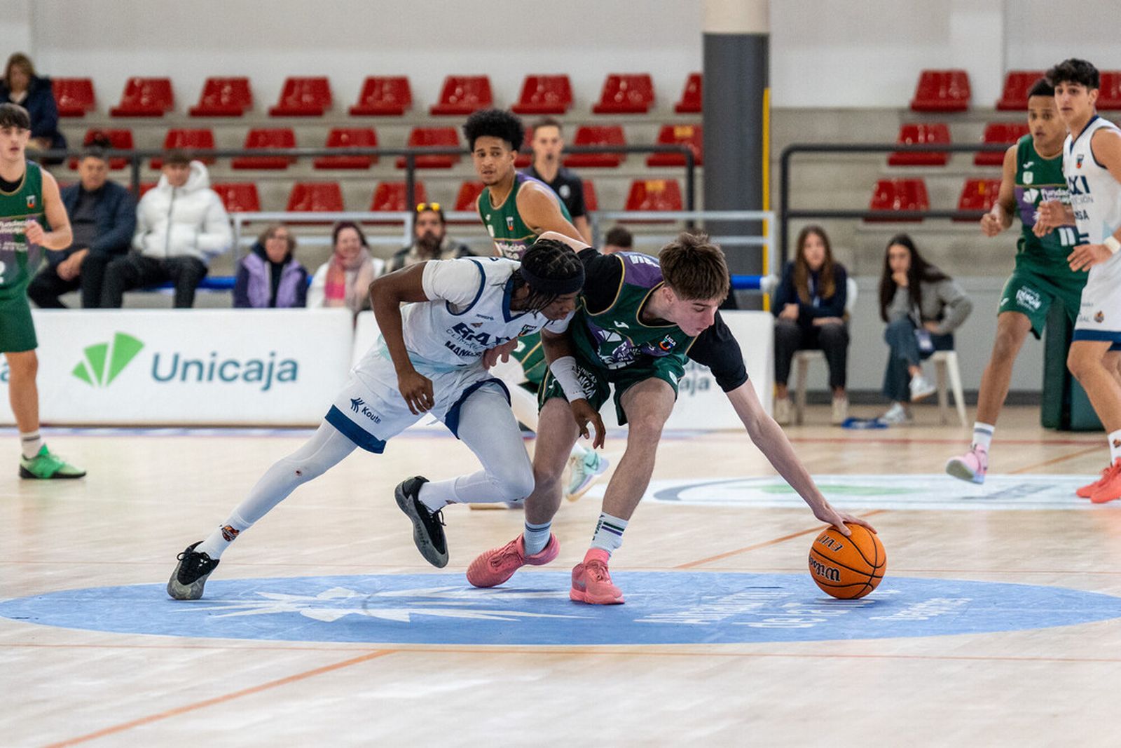 Liga U22: Carácter y remontada del Unicaja ante el BAXI Manresa (88-85)