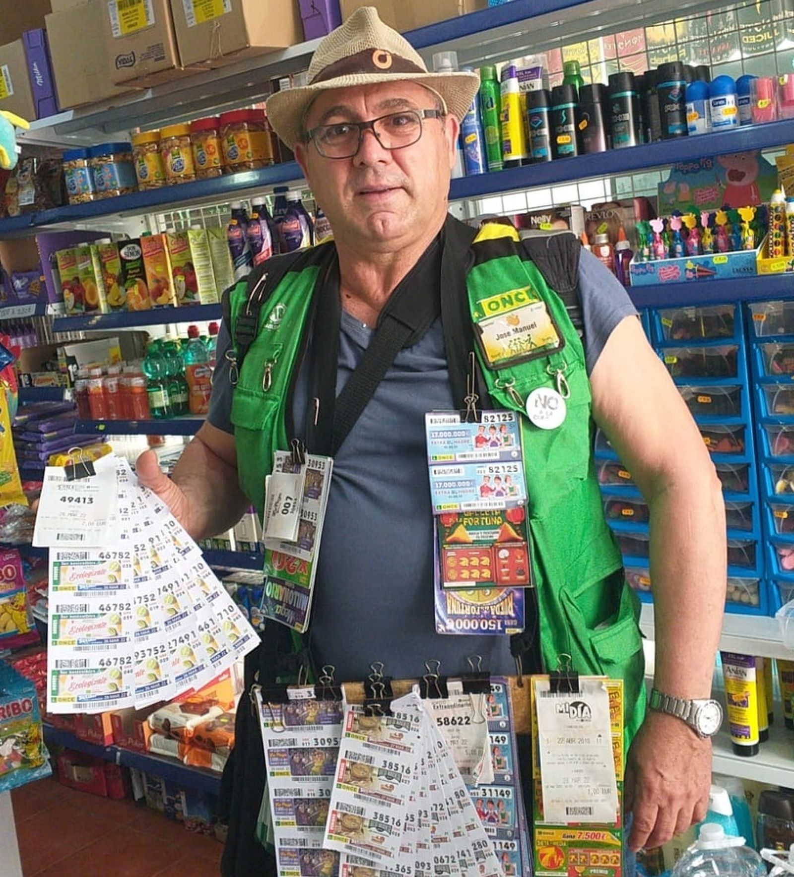 José Manuel Cortés, vendedor de la ONCE que ha dado el premio.