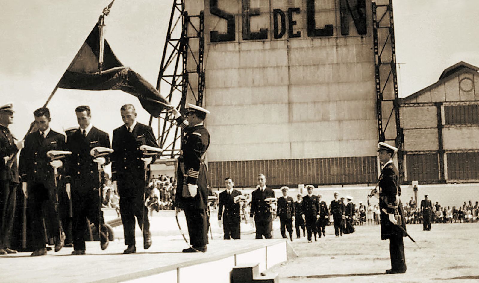 1943 hace 75 añosLa Escuela Naval deja San Fernando y se traslada a Marín