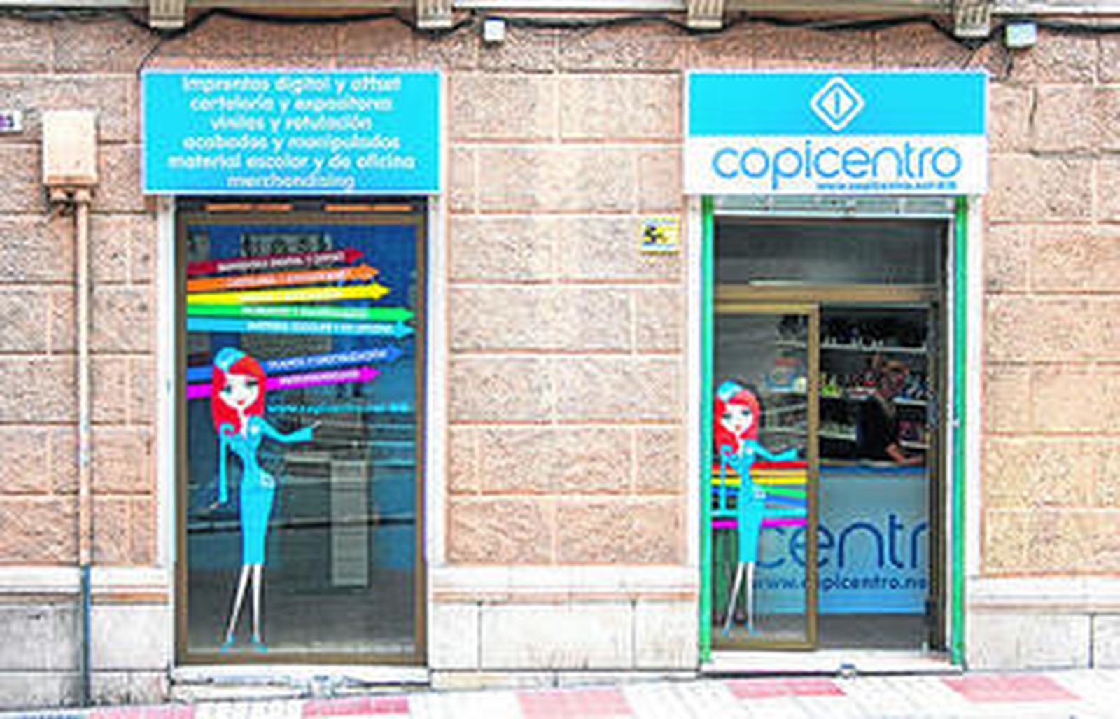 Fachada de la sucursal en calle Carretería, una de las más céntricas.