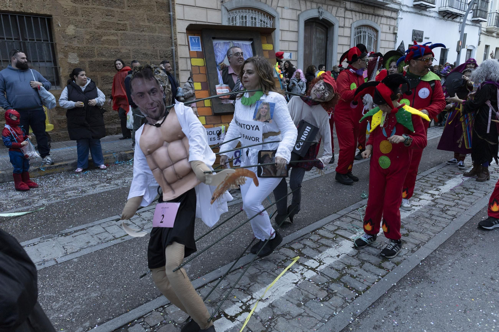 Las imágenes de la Cabalgata del Humor del Carnaval de Cádiz 2025