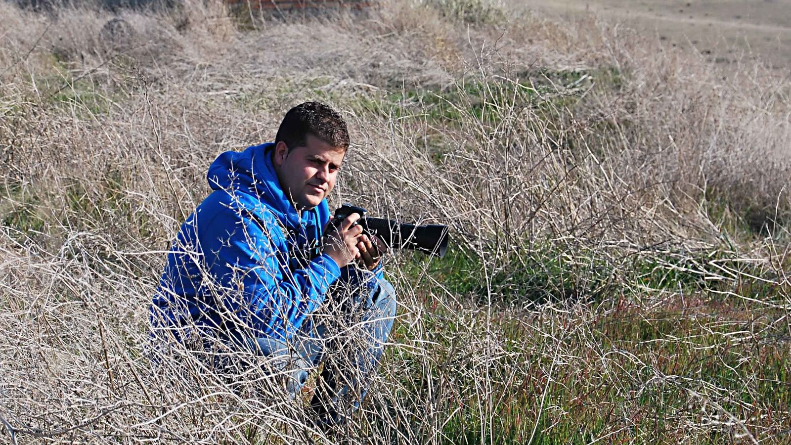 Carlos García Guirado pasa muchas horas intentando capturar algún coche camuflado.