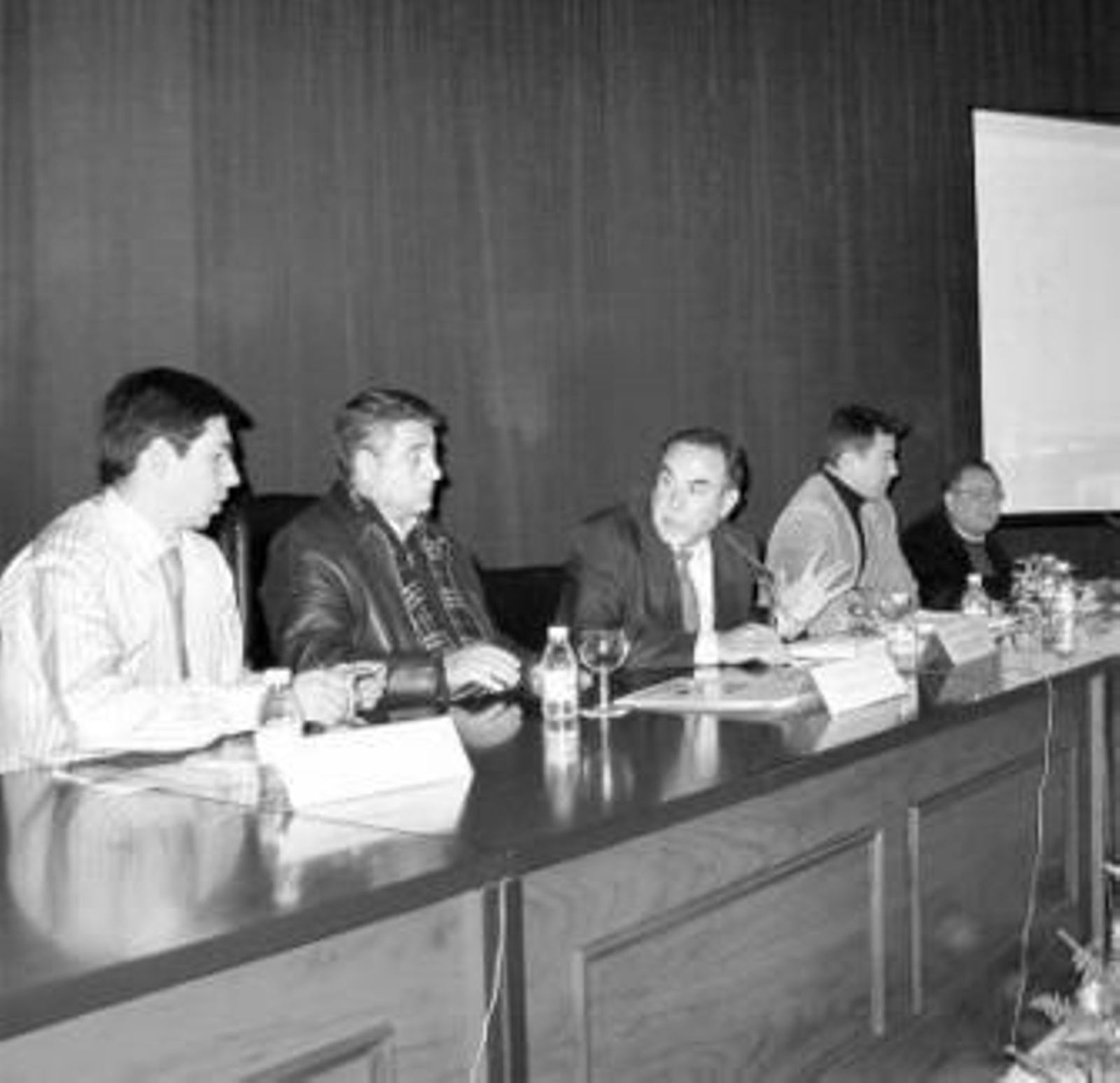 Un momento de las jornadas sobre el ovino de Hinojosa del Duque. Un momento de las jornadas sobre el ovino de Hinojosa del Duque.