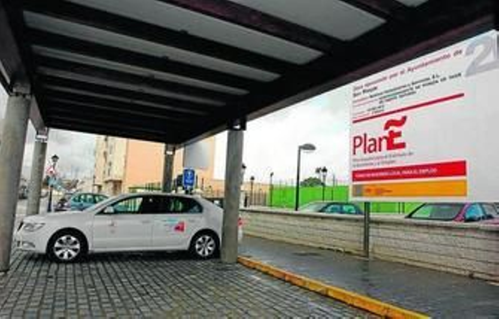 La parada de taxis de Puente Mayorga, ayer.
