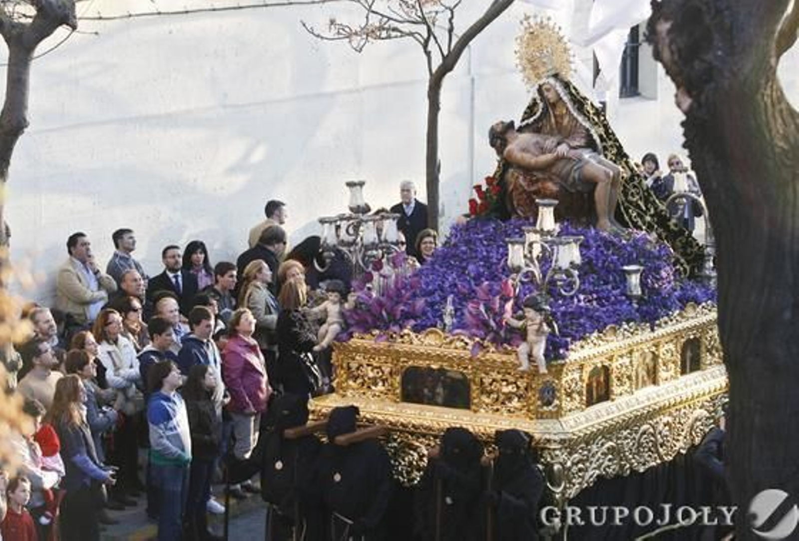 Venerable Cofradía de Penitencia de Nuestra Señora de las Angustias y San Nicolás de Bari.

Foto: Joaquin Pino