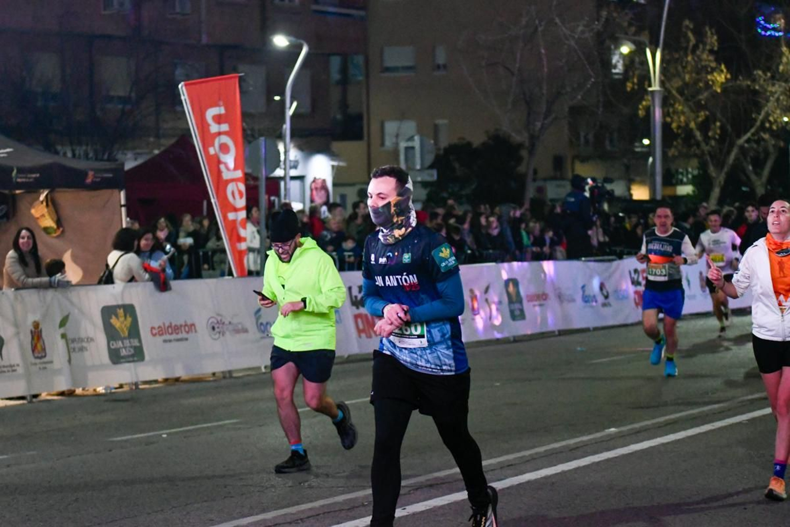 En imágenes: búscate en tu llegada a meta de la Carrera de San Antón 2025 (5)