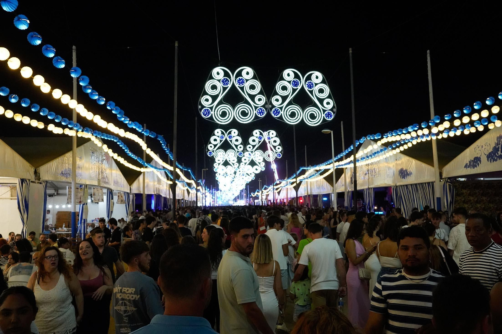 Imágenes del ambiente de Colombinas el día 3 de agosto