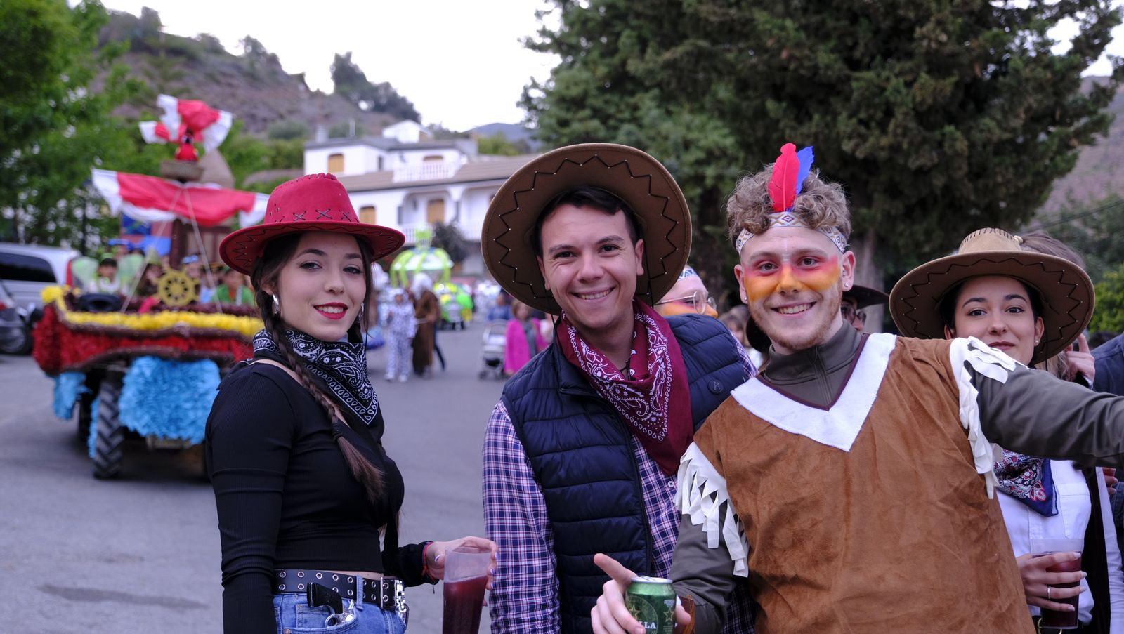 Las mejores imágenes de las carrozas de las fiestas de Canjáyar