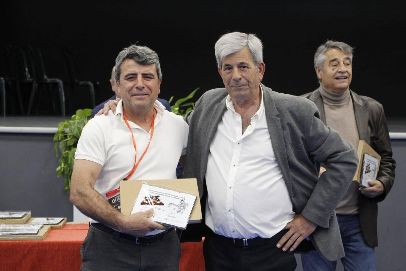 La clausura de la I Feria del Queso de Los Pedroches en Hinojosa del Duque, en imágenes