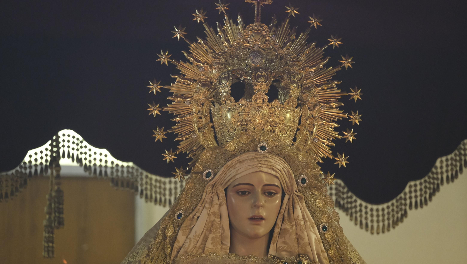 Fotogalería de la procesión de Unidad por el Barrio de Piedras Redondas. Almería