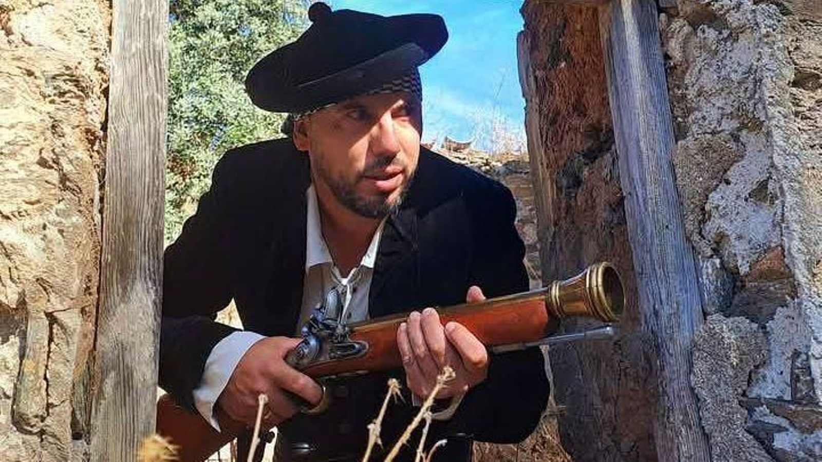 Estos bandoleros vivían al margen de la sociedad al tiempo que luchaban por los valores del pueblo.