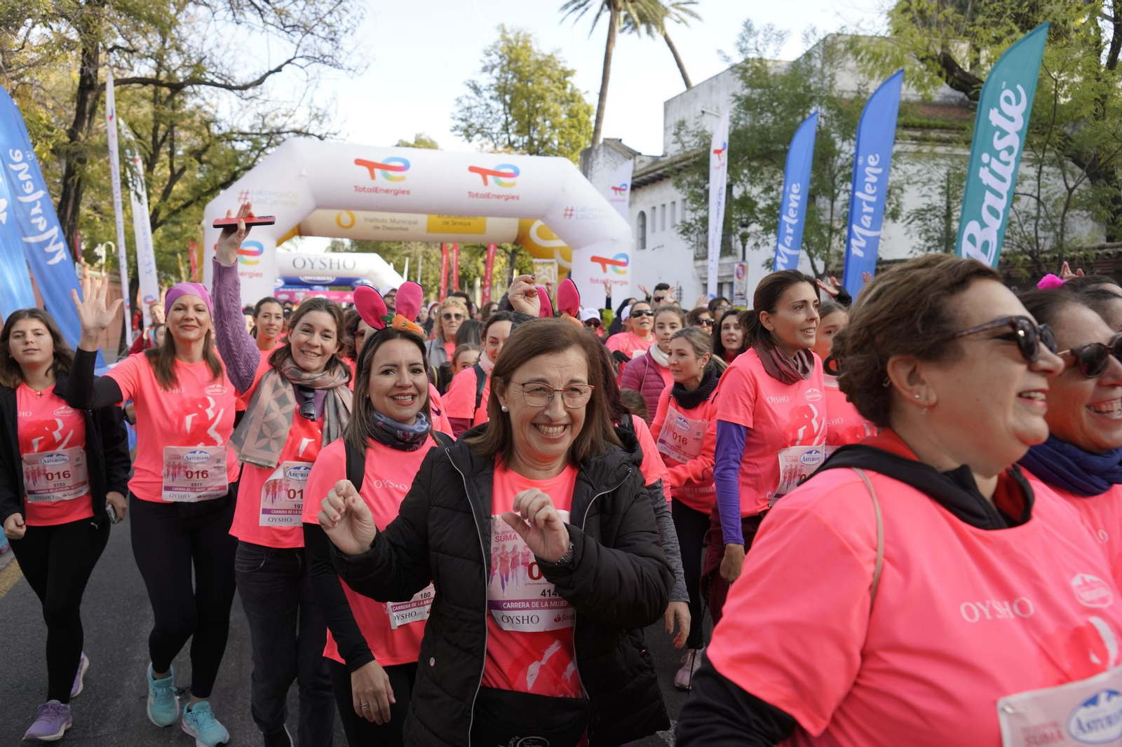 Búscate en las fotos de la Carrera de la Mujer de Sevilla