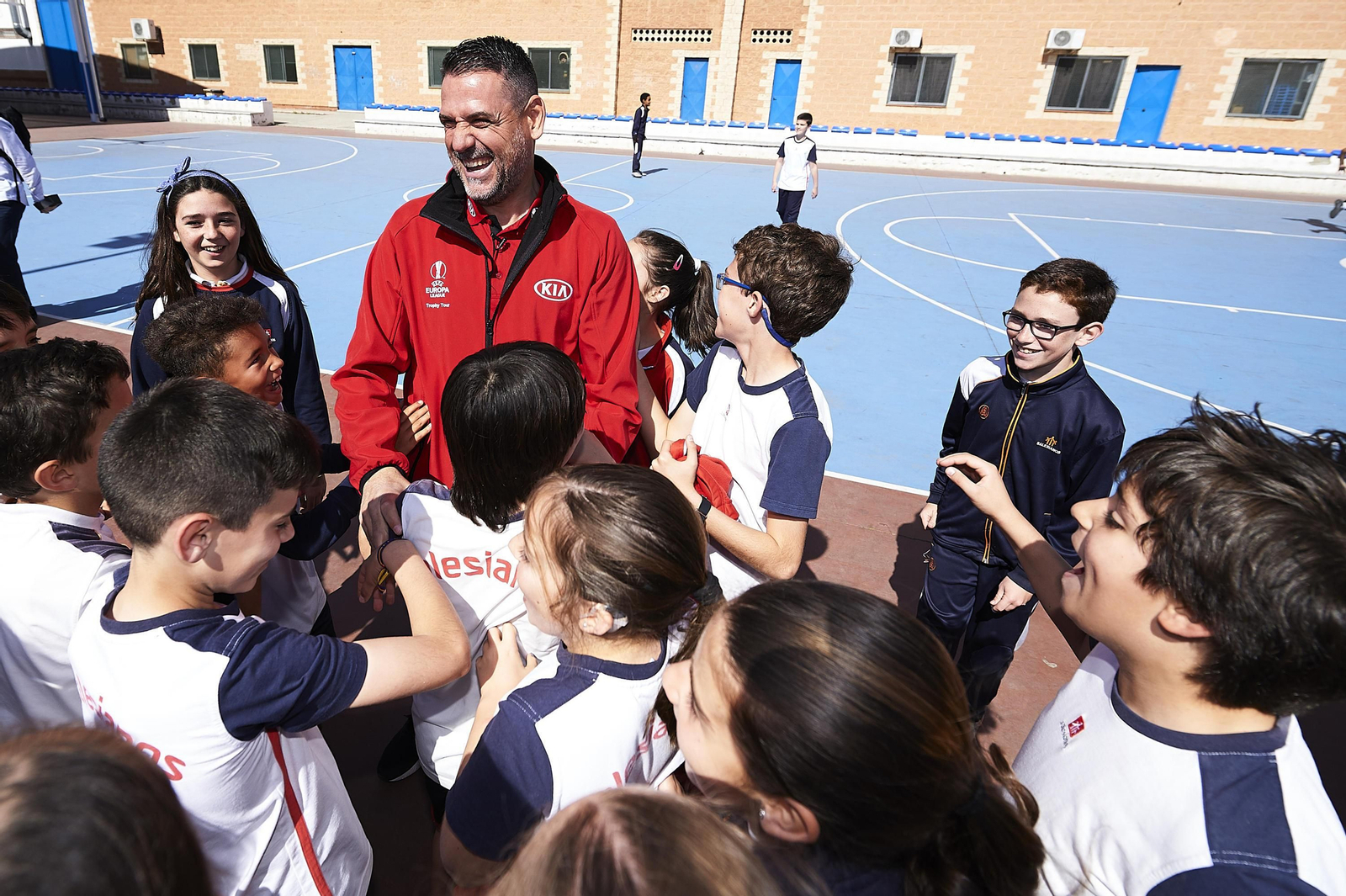 Palop, durante un acto con niños como embajador de la Europa League.