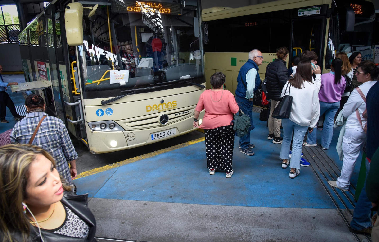 Protesta de Tussam por la huelga nacional de transporte público