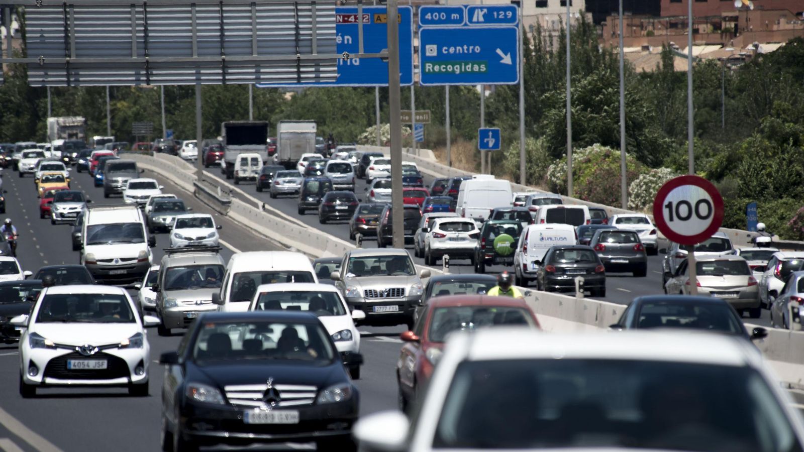 La vía soporta tráfico denso habitualmente, en especial en hora punta