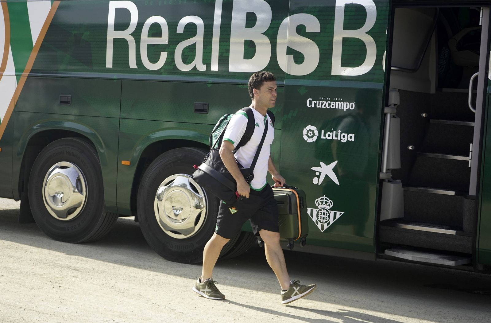 Rubi, a punto de subirse en el autobús.