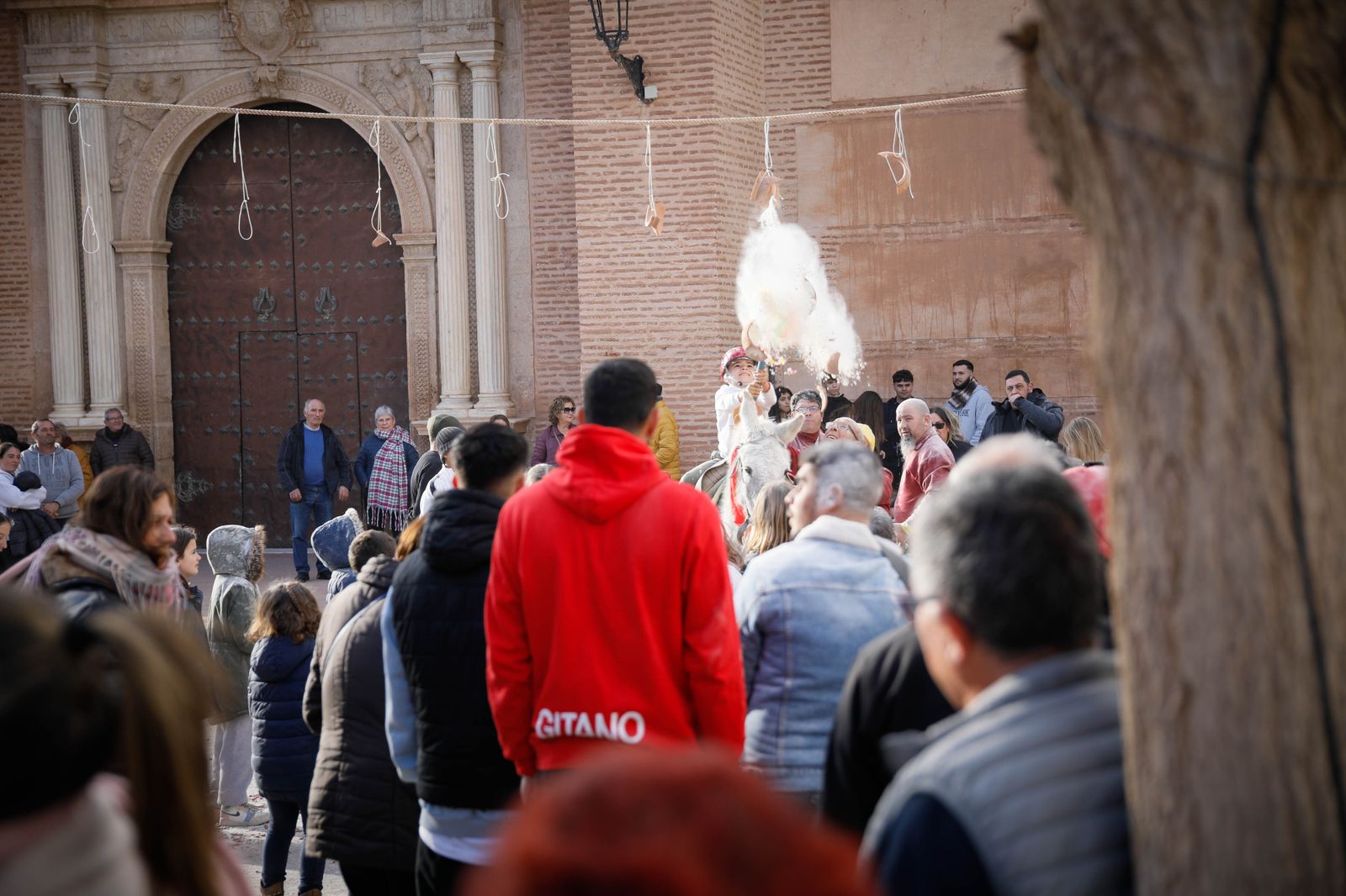 Las mejores imágenes del cierre de fiestas en Fiñana con "Las Ollas"
