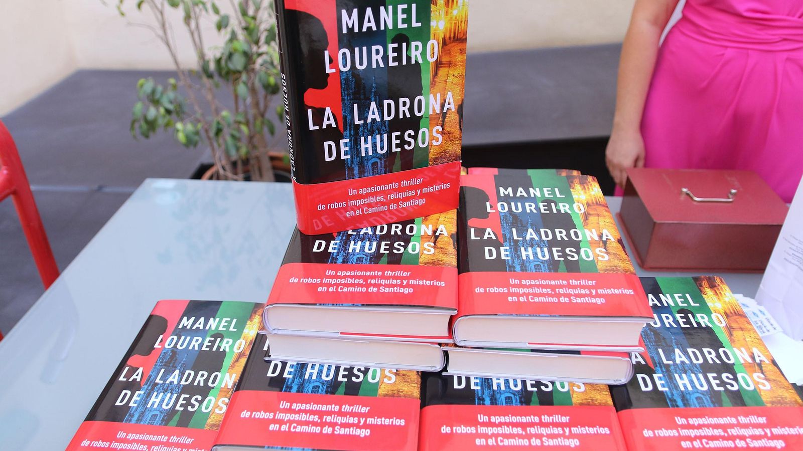 Ejemplares del nuevo libro del autor.