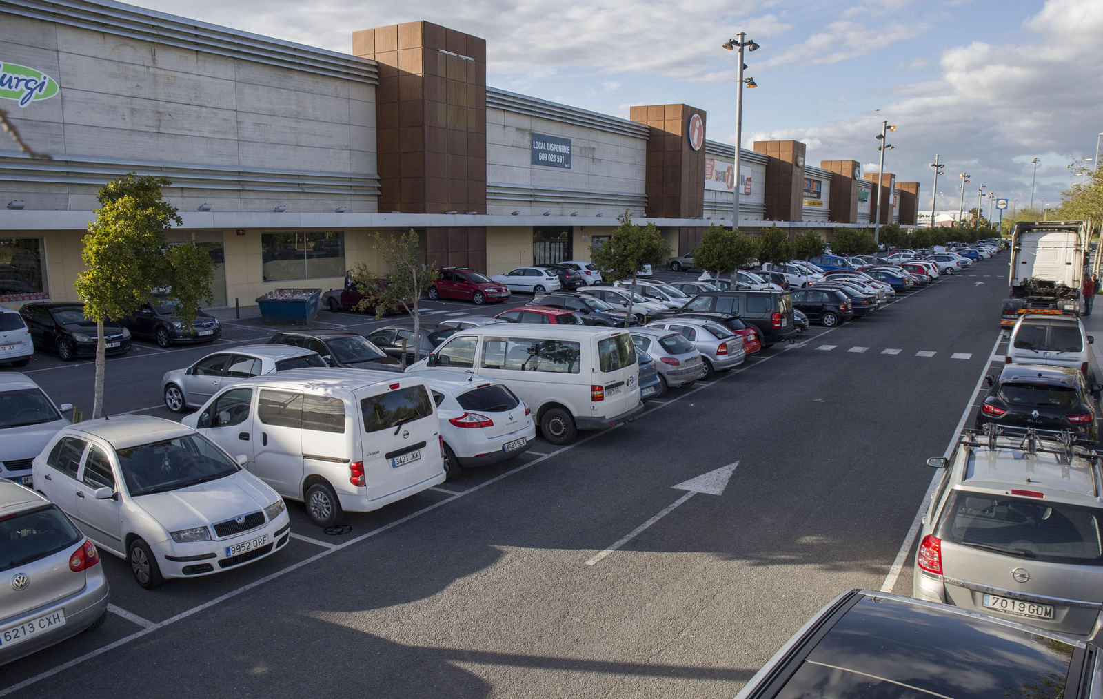 Parque comercial del Molino de la Vega, donde el Ayuntamiento ha ordenado y definido varias parcelas de cara a futuras inversiones.