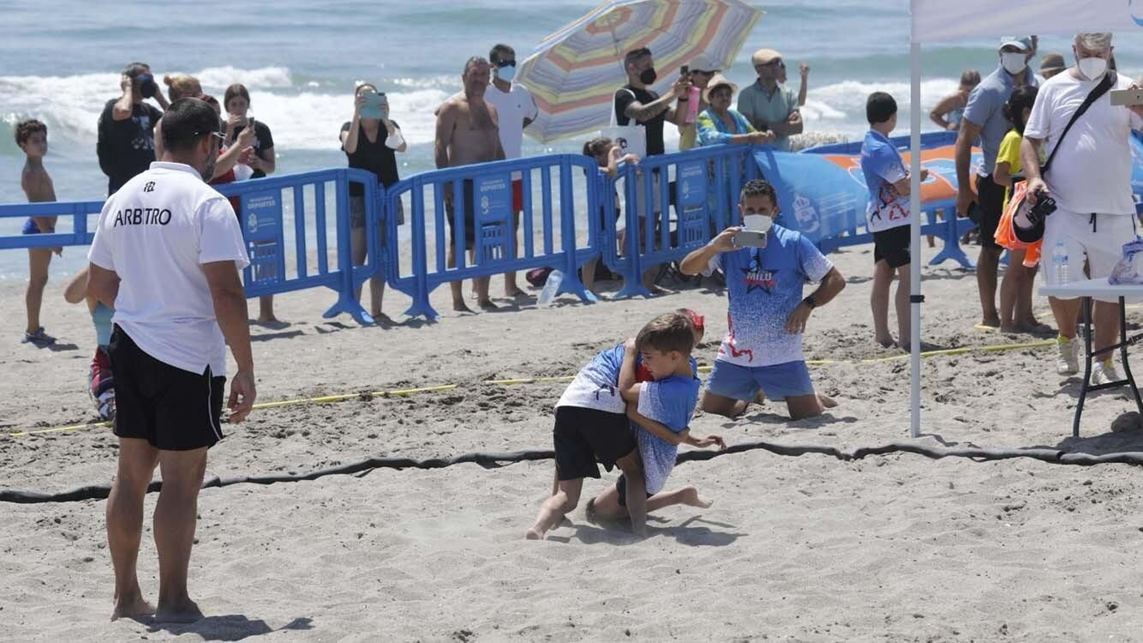 Las fotos del Campeonato y Liga de Andalucía de Lucha Playa