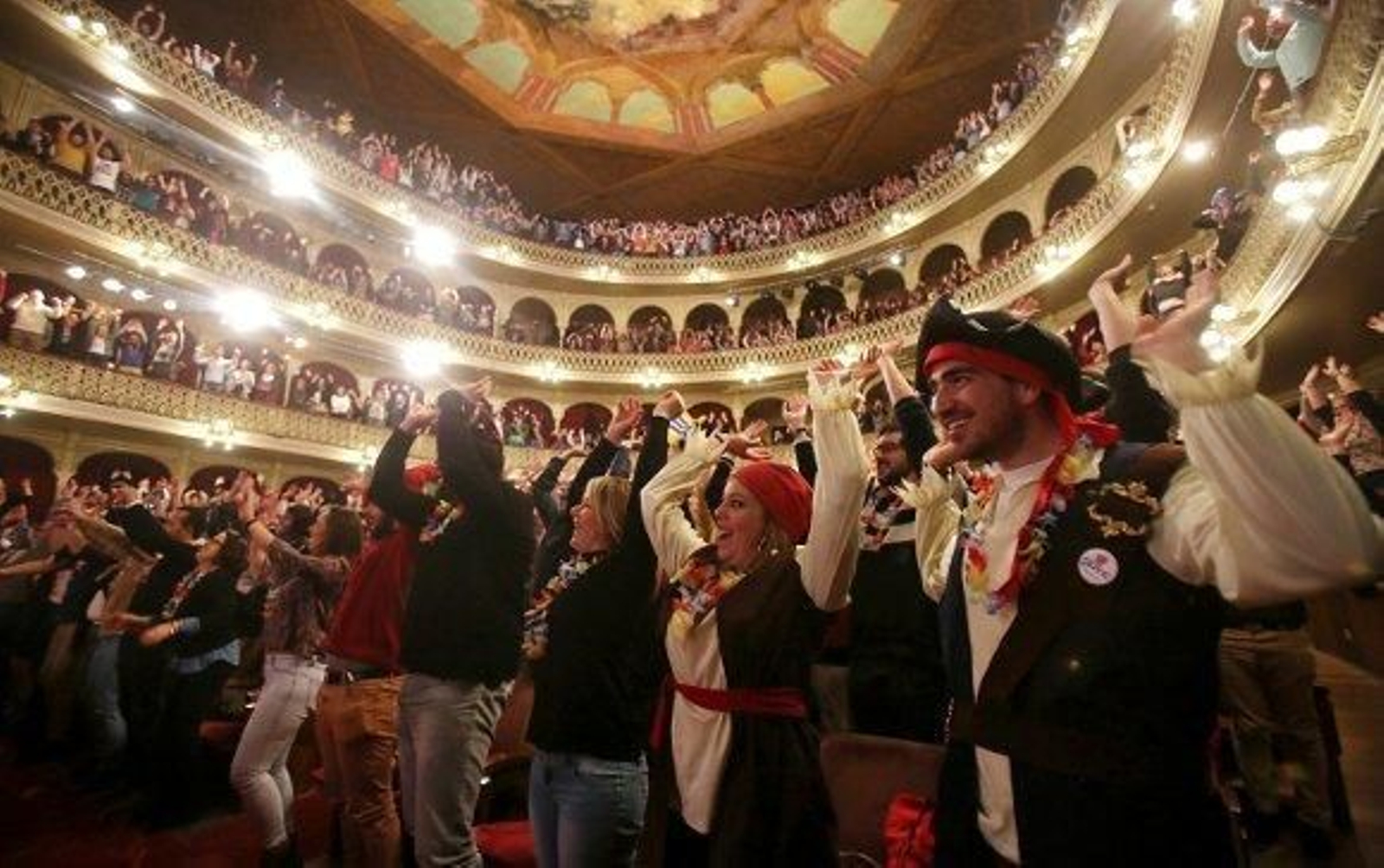 Ambiente guapo en la noche más larga